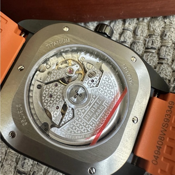 NEW HERMÈS H08 Titanium Automatic Men's watch W049430WW00, 42 mm w/ Receip $5500 - Picture 13 of 16
